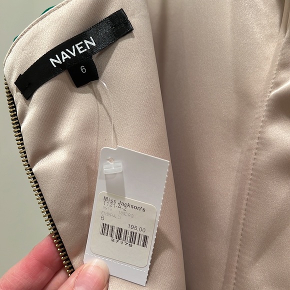 Naven, size 6, emerald green spaghetti strap mini with pendulum around waist. - Picture 5 of 7